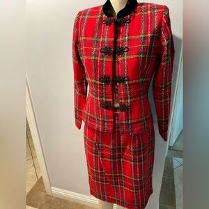 Elegant Red Plaid Women's Blazer and skirt suit